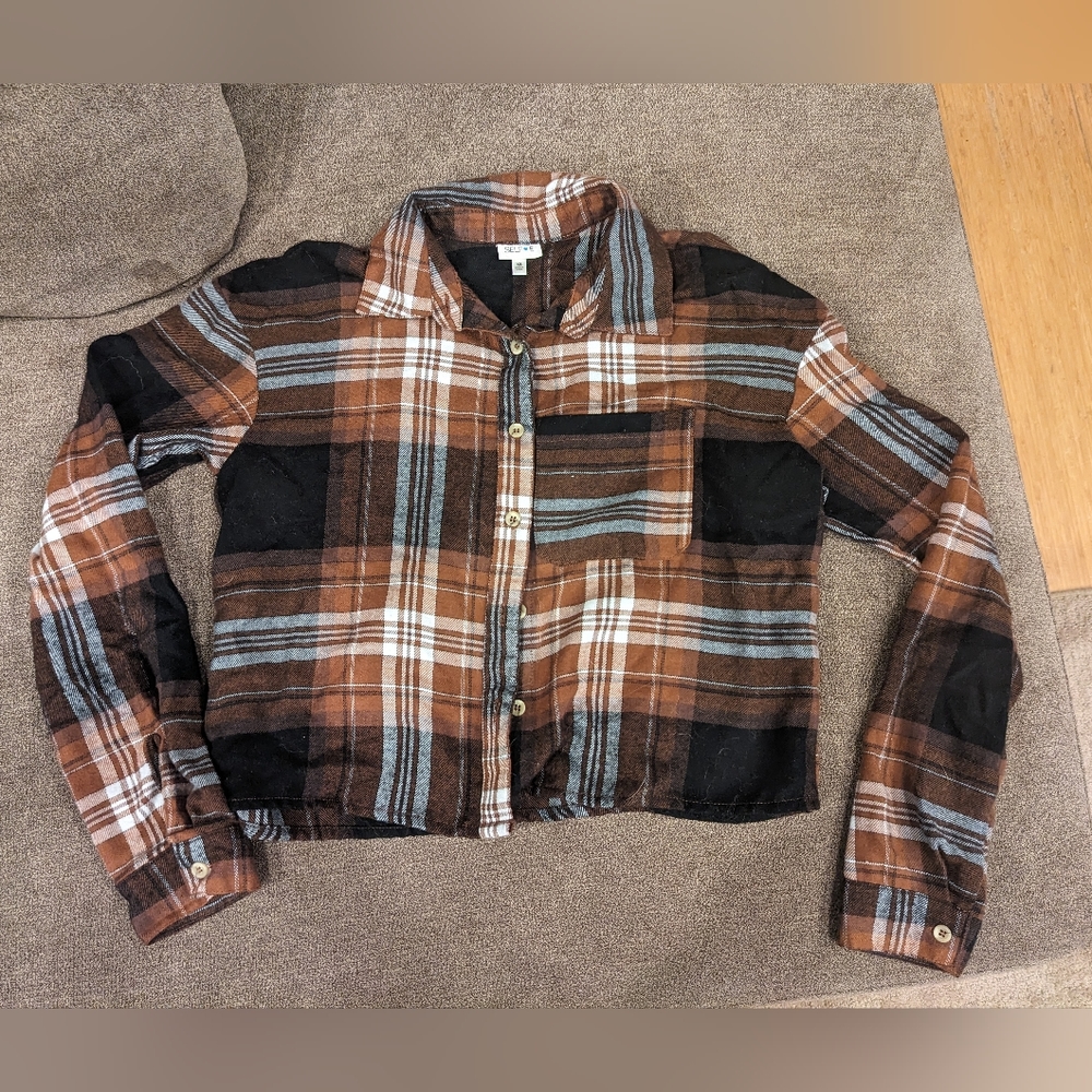 Selfie cropped flannel shirt